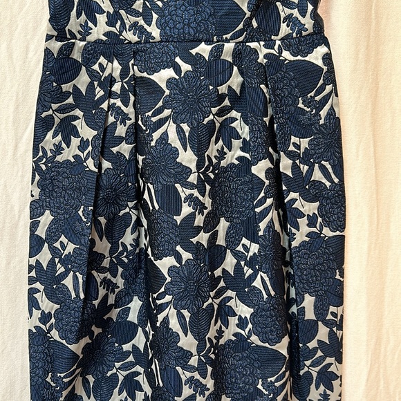 Kay Unger Net York Blue and White Floral EUC - Sz.6 - Picture 5 of 9